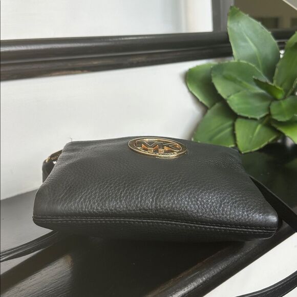 Michael Kors, genuine leather shoulder, Crossbody purse organizer like new - Picture 8 of 12